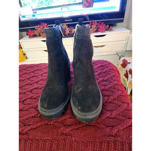 JLo by Jennifer Lopez Emalee Black Chelsea Boots. Size 8.5